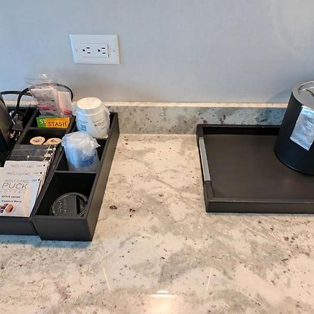 เบสต์ เวสเทิร์น พรีเมียร์ โฮเต็ล แอท ฟิชเชอร์ แลนดิ้ง Hotel แวนคูเวอร์ ภายนอก รูปภาพ