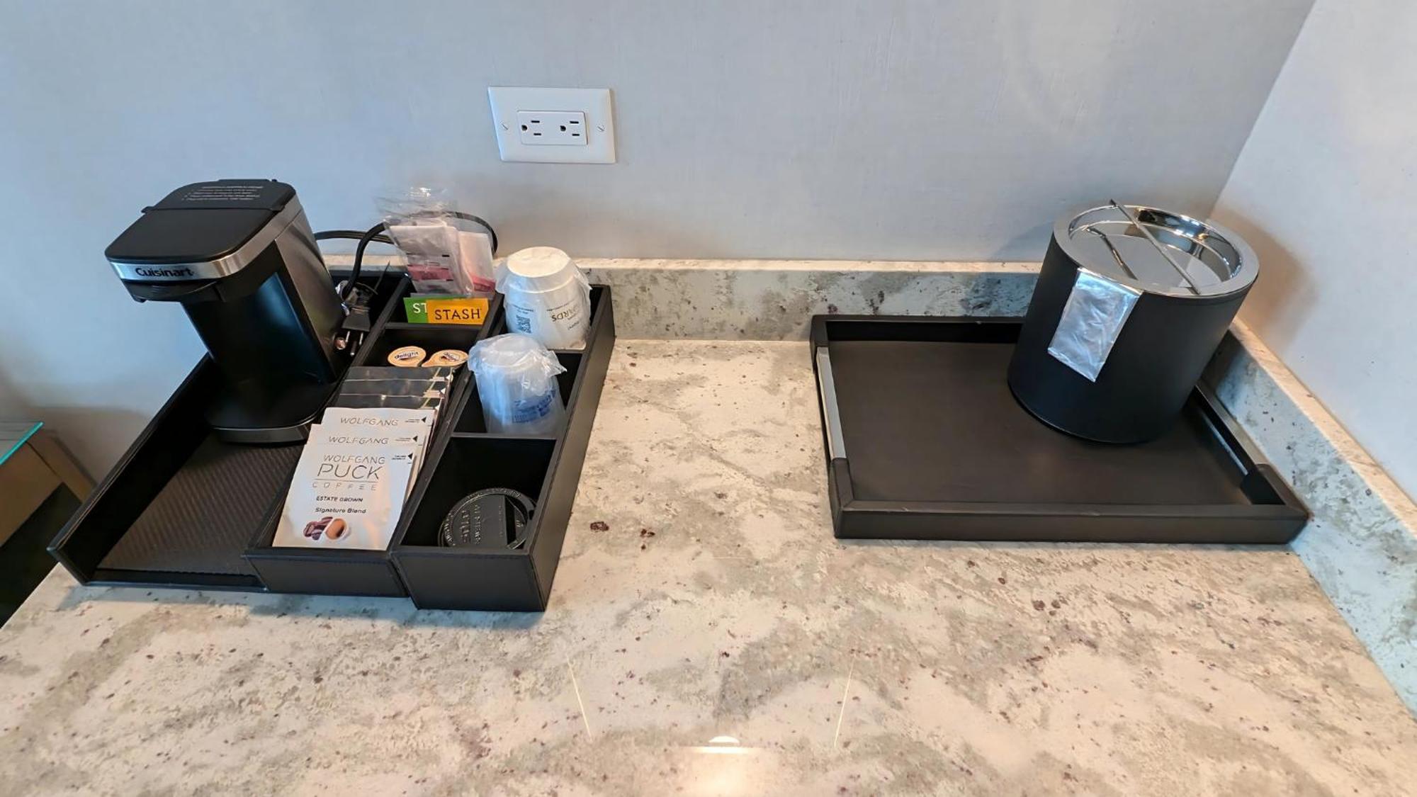 เบสต์ เวสเทิร์น พรีเมียร์ โฮเต็ล แอท ฟิชเชอร์ แลนดิ้ง Hotel แวนคูเวอร์ ภายนอก รูปภาพ